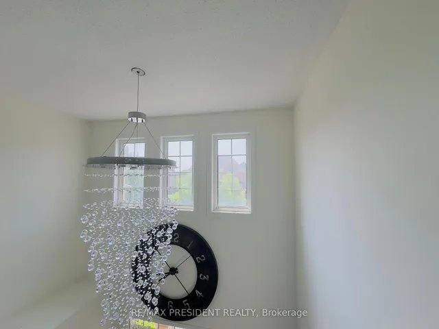 Additional image 2 of 4 Arctic Wolf Rd