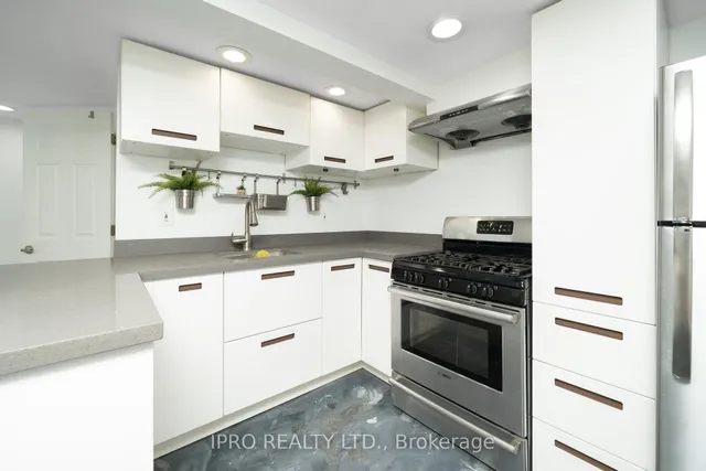 Additional image 32 of 365 Silverthorn Ave