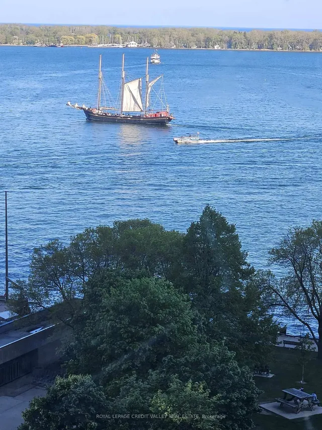 Additional image 3 of 33 Harbour Sq Unit 1421