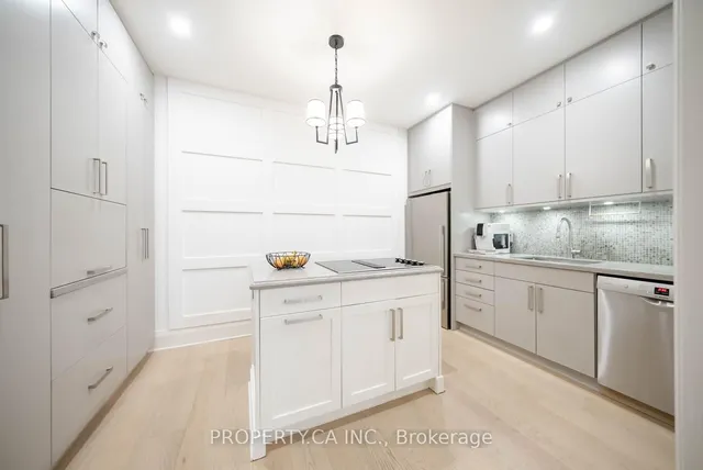 Additional image 26 of 300 Avenue Rd Unit 5