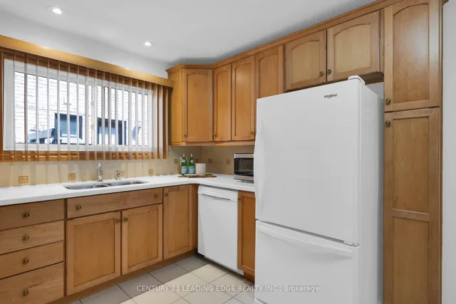 Additional image 19 of 47 Farmhill Crt