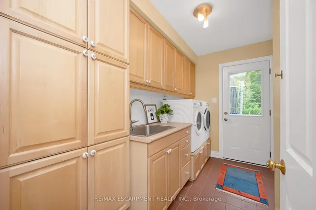 Additional image 16 of 1354 Edgeware Rd