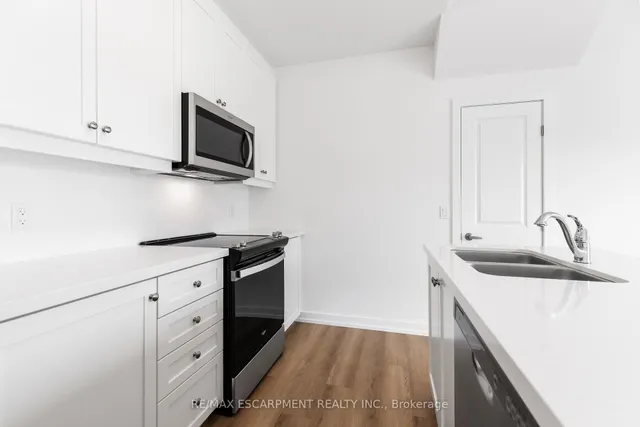 Additional image 10 of 249 Burke St