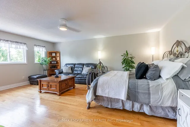 Additional image 23 of 40 Premier Rd