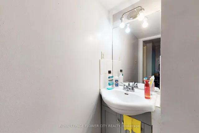 Additional image 32 of 656 Esprit Cres