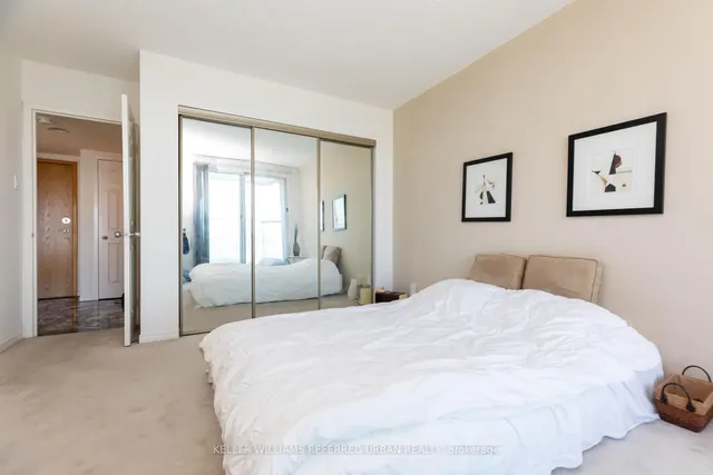 Additional image 16 of 77 Harbour Sq Unit 2910