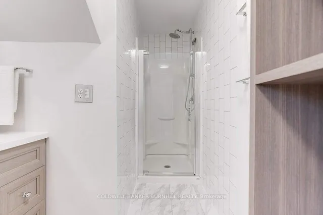 Additional image 26 of 550 Hughson St