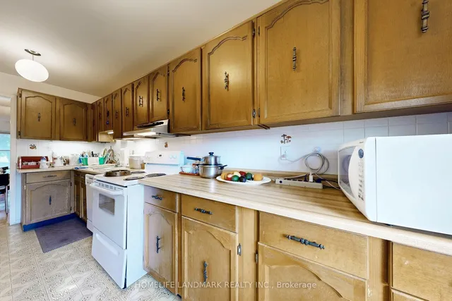 Additional image 15 of 32 L'amoreaux Dr