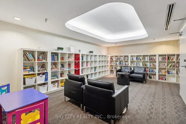 Additional image 33 of 570 Wellington St Unit 12B