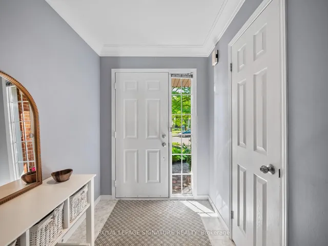 房产图片 3 - 13 Bronte Crt