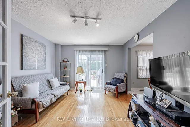 Additional image 6 of 35 Roxanne Cres