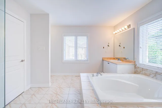 Additional image 44 of 66 GEORGE ROBINSON Dr