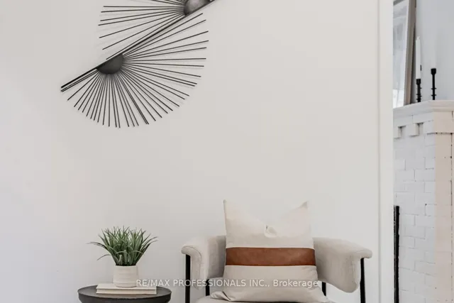 Additional image 23 of 2398 St Clair Ave