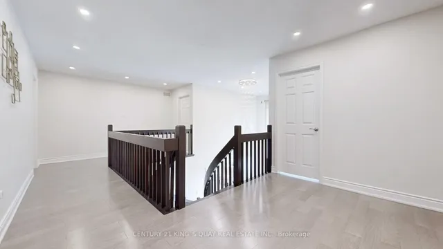 Additional image 23 of 54 Garnier Crt