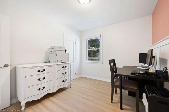 Additional image 28 of 32 Cumming Crt