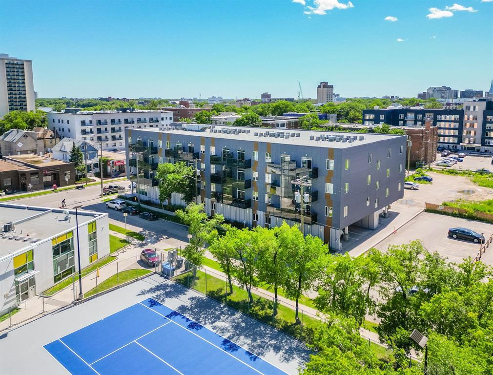 209 247 River Avenue|Winnipeg, Manitoba R2L0B4