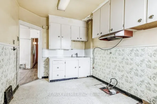 Additional image 17 of 16 Porter Ave Ave