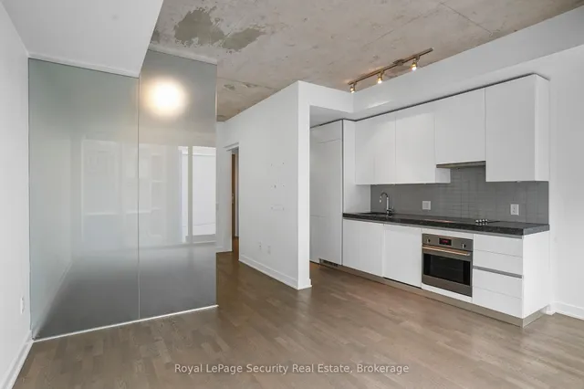 Additional image 15 of 629 King St Unit 320