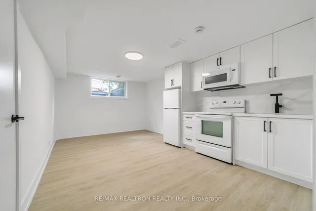 Additional image 16 of 250 Acton Ave