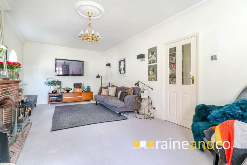 Additional image 34 of Georges Wood Road, Brookmans Park