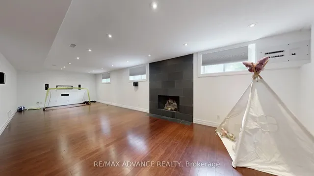 Additional image 39 of 9 carluke Cres