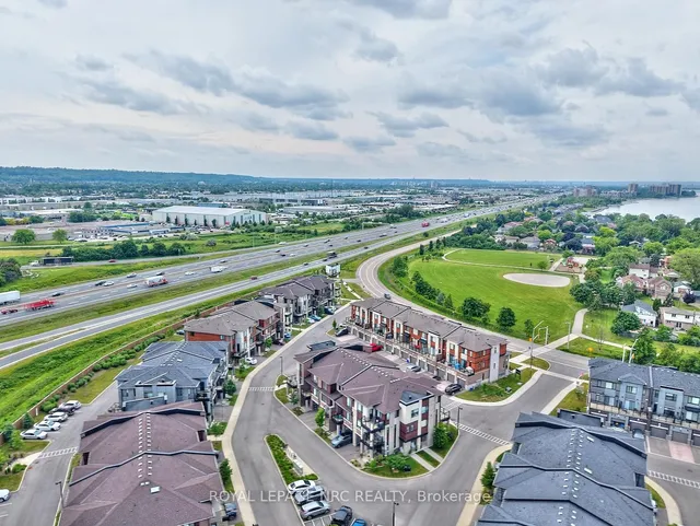 Additional image 24 of 590 North Service Rd Unit 105