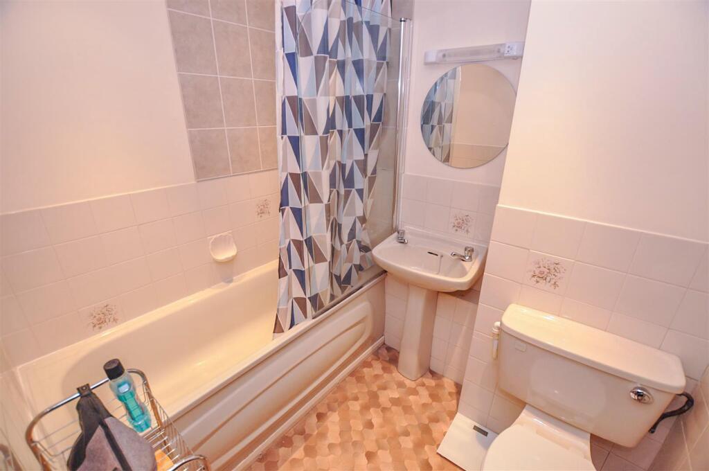 Additional image 5 of Broadlake Close, St. Albans