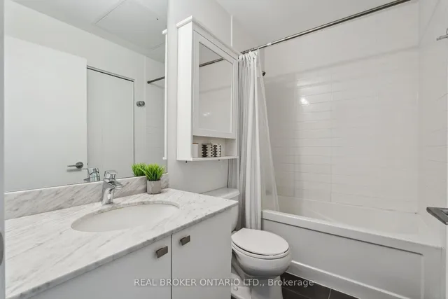 Additional image 19 of 51 East Liberty St Unit 1115