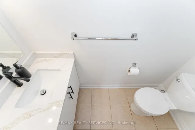 Additional image 23 of 900 Brassard Circ