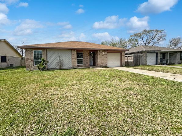 8611 Deep Valley Dr, Houston, TX 77044