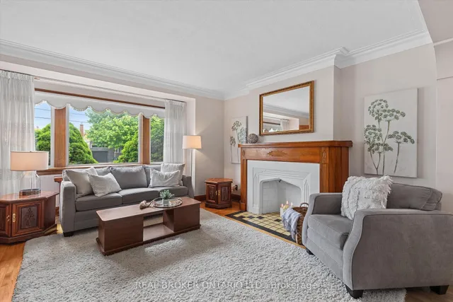 Additional image 7 of 882 Coxwell Ave