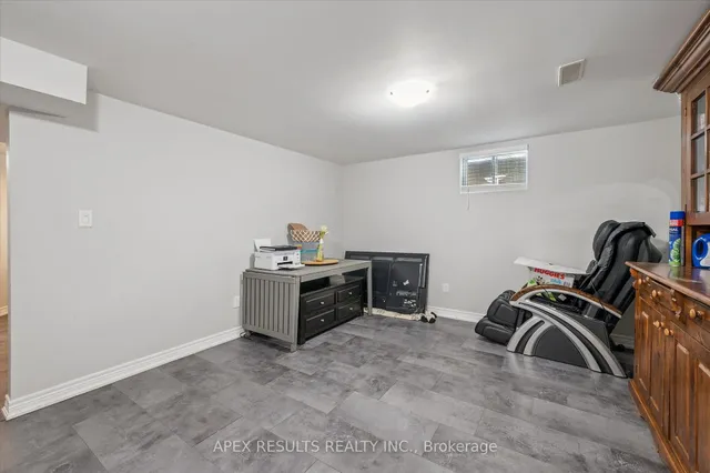 Additional image 30 of 12 Anson Ave