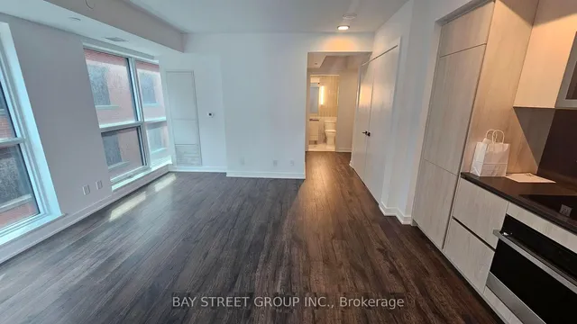 Additional image 11 of 327 King St Unit 702