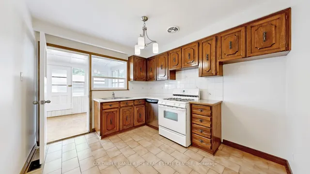 Additional image 7 of 947 Saint Clarens Ave