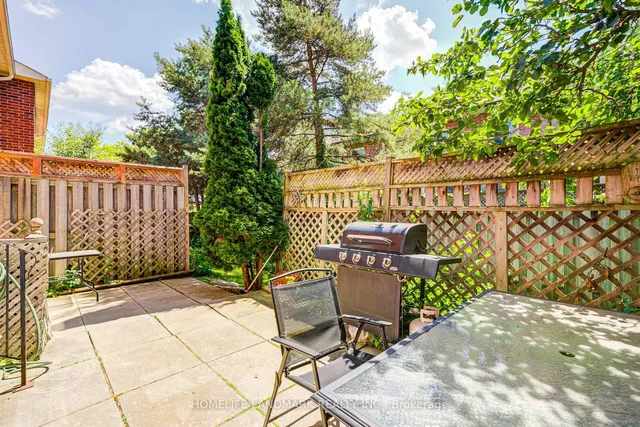 Additional image 46 of 2006 Glenada Cres Unit 27