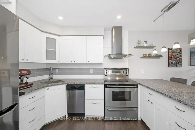 Additional image 8 of 28 Victoria Ave Unit 102
