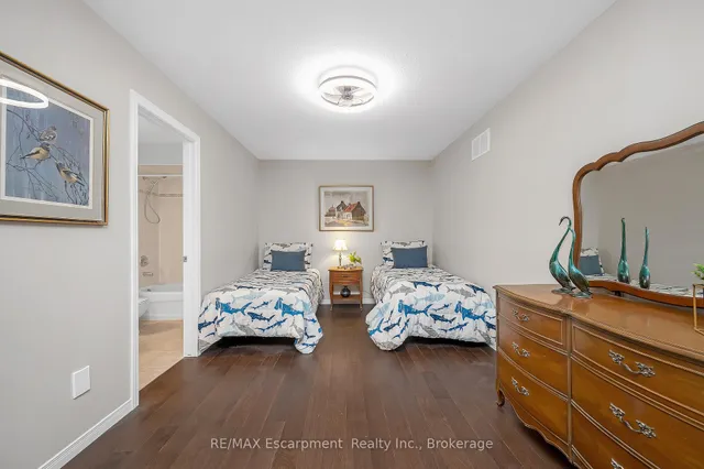 Additional image 29 of 212 Stonehenge Dr Unit 18