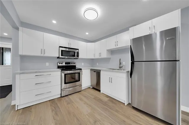 Additional image 29 of 451 Woodview Rd Unit 4