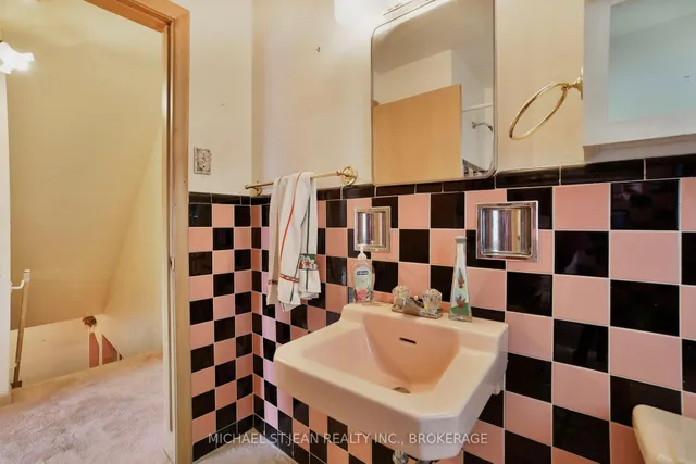 Additional image 25 of 46 Hardale Cres