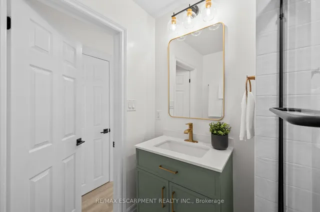 Additional image 16 of 102 Gibson Ave