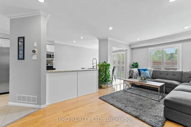 房产图片 9 - 42 Meadow Wood Cres