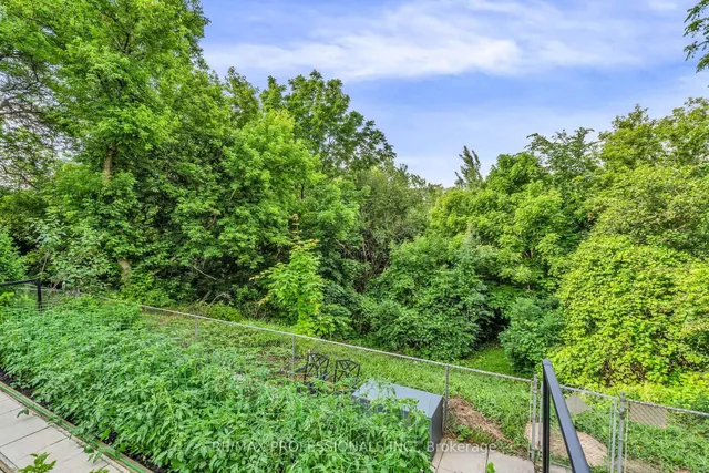 Additional image 48 of 53 Decarie Circ