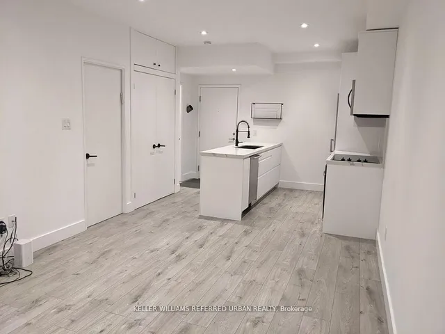 Additional image 4 of 3000 Bathurst St Unit 110
