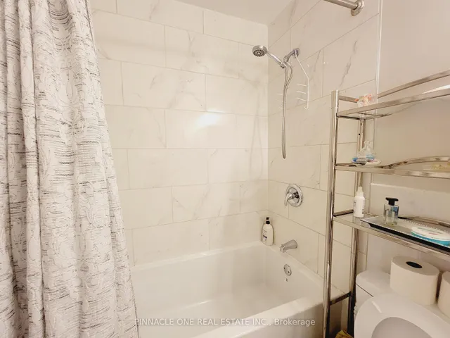 Additional image 32 of 61 Applegate Cres