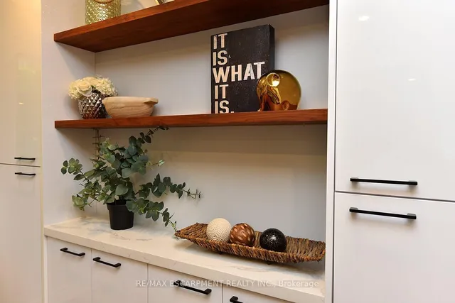 Additional image 14 of 459 Woodview Rd Unit 4