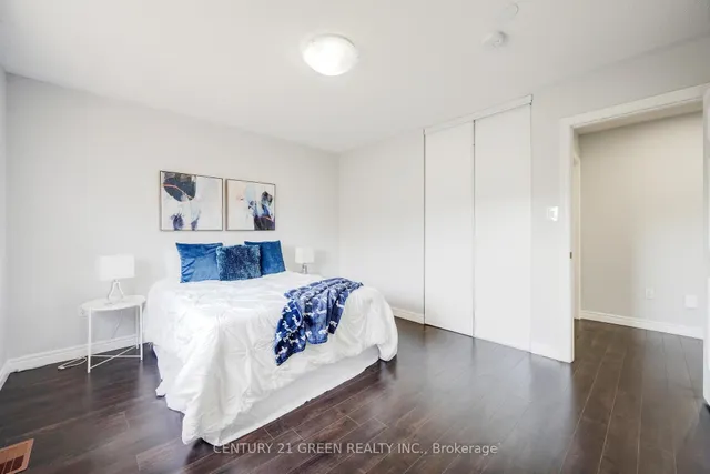 Additional image 35 of 62 Four Seasons Circ