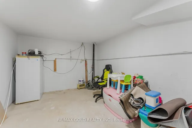 Additional image 44 of 17 Madrid Cres