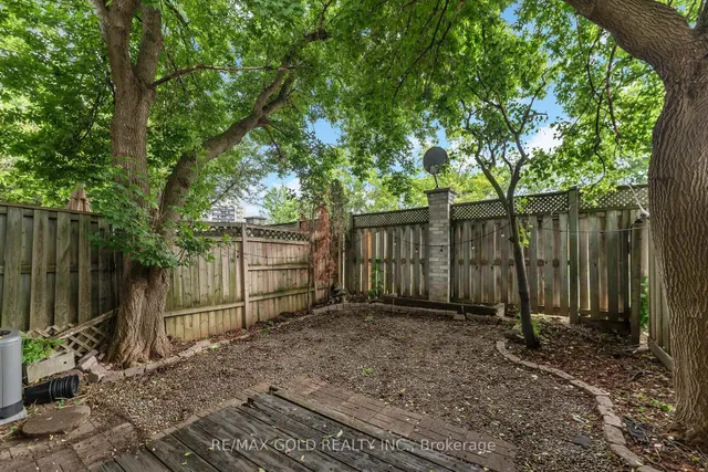 Additional image 23 of 90 Mooregate Cres Unit 34