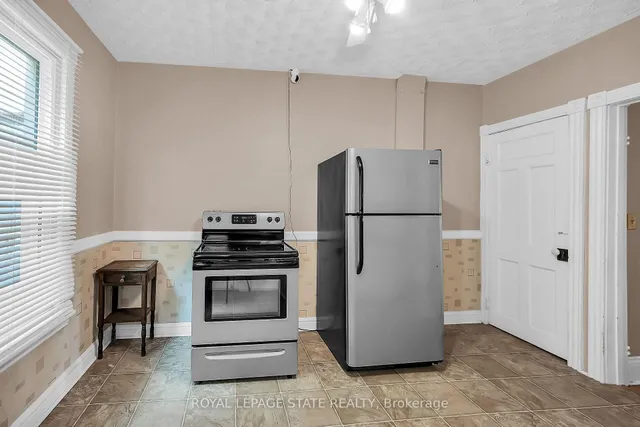 Additional image 12 of 26 Mars Ave