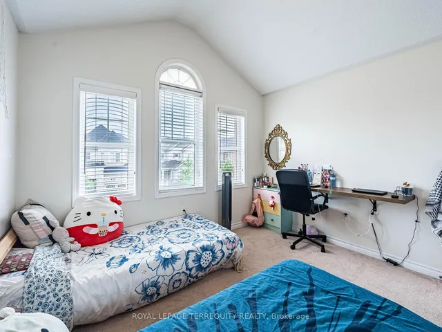 Additional image 32 of 903 Penson Cres